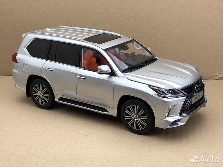 Lexus Lx570 Lcd Models 1:18