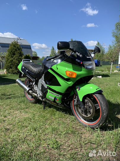 Kawasaki zzr400-1
