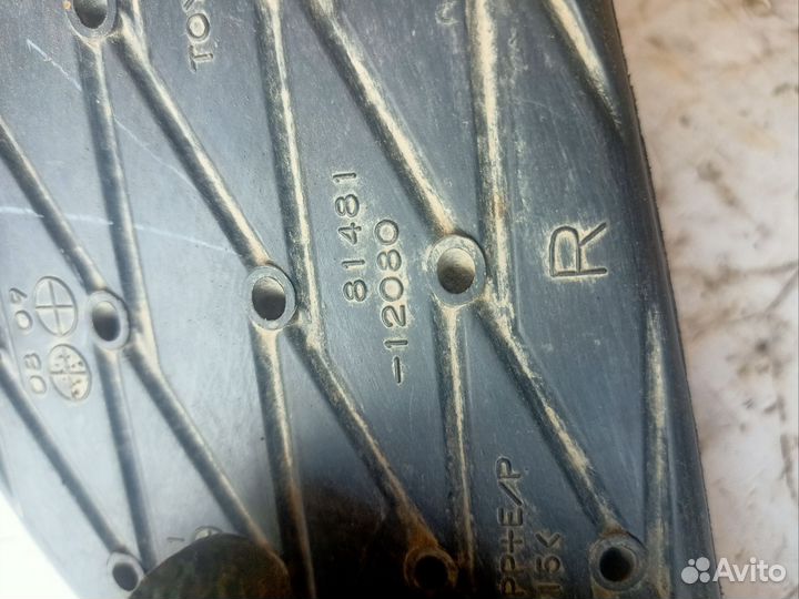 Заглушка правая птф toyota corolla 150