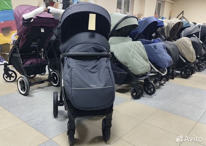 Прогулочная коляска Carrello Bravo надувные колеса