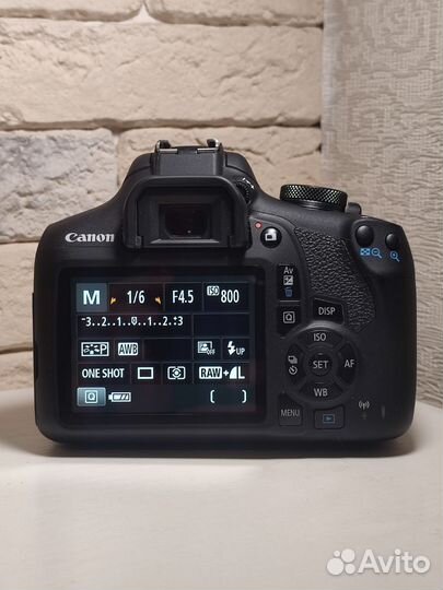 Canon eos 2000d с объективом Как новый