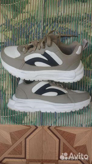 Кроссовки для девочки размер33