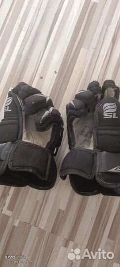 Хоккейные краги детские 10,11 и клюшки