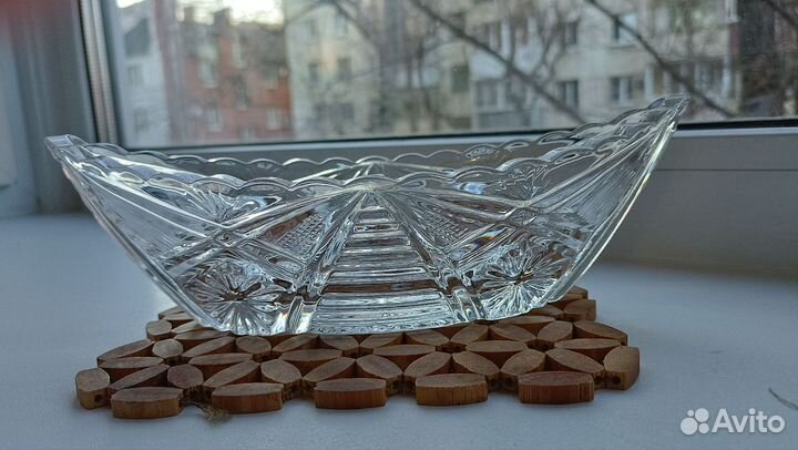 Хрустальная конфетница с крышкой, салатницы