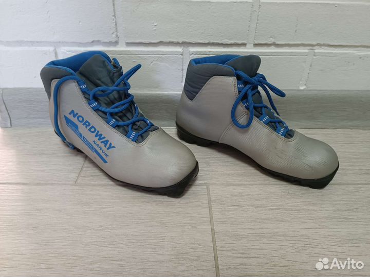 Лыжные ботинки