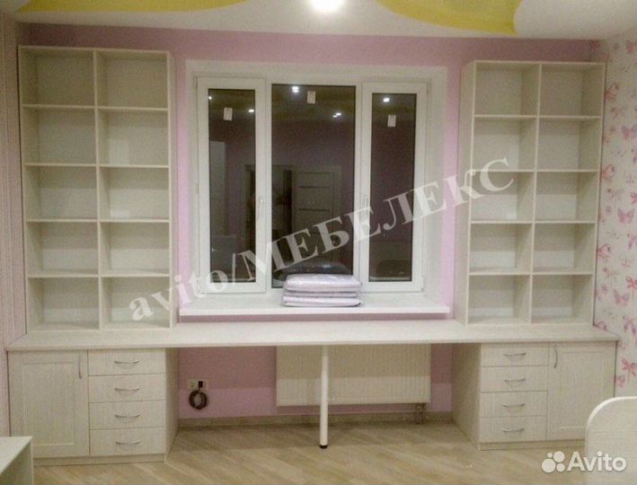 Рабочая зона у окна