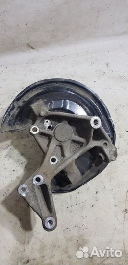 Поворотный кулак задний правый Skoda Yeti