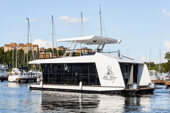 Прогулки по Москва-реке на хаусботе