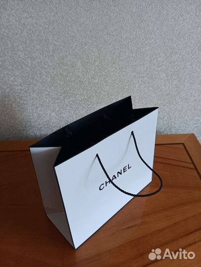 Подарочная коробка Nina Ricci, косметичка