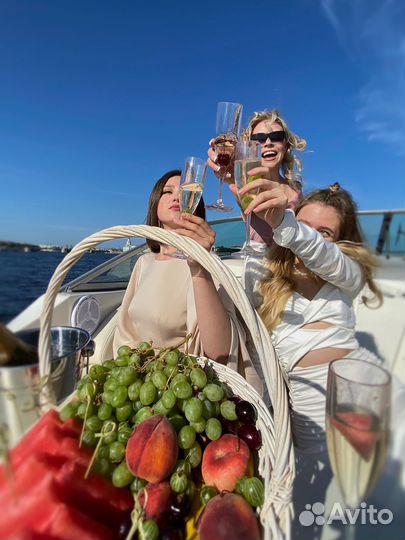 Девичник на катере под ключ