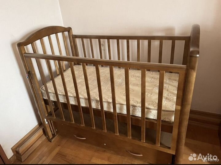 Детская кроватка