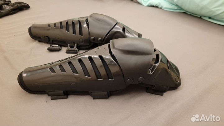 Наколенники для мотокросса