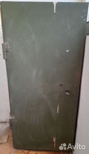 Сейф металлический