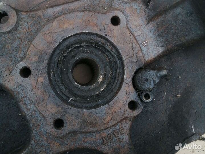 Кулак передний правый в сборе дорест Kia Sorento 1