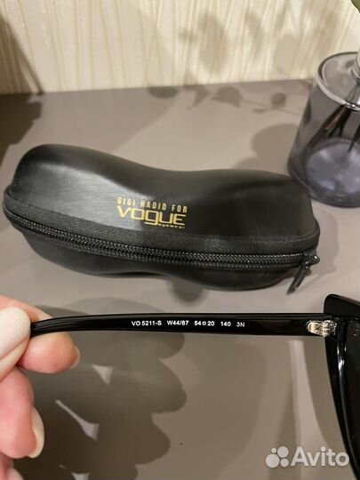 Солнцезащитные очки