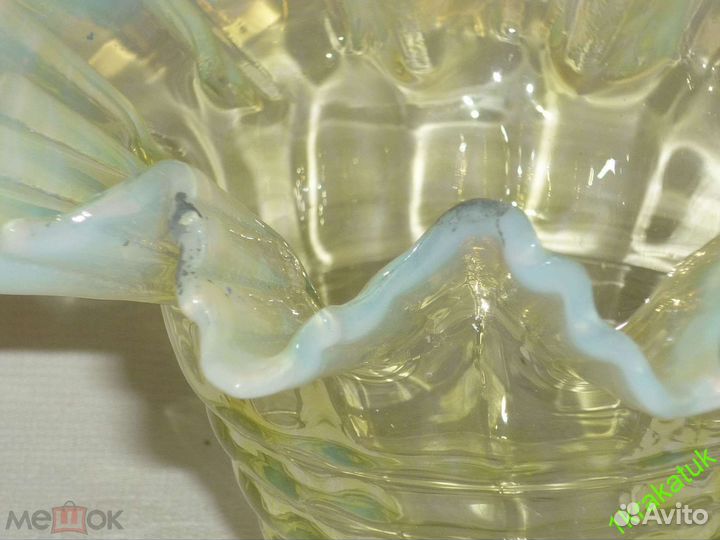 Ажурный плафон для бра опаловое стекло 19 век