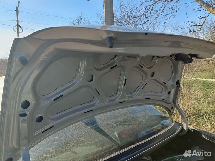 Крышка багажника Hyundai sonata Y3 G4CM 1997