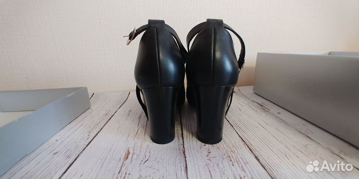 Продам кожаные туфли