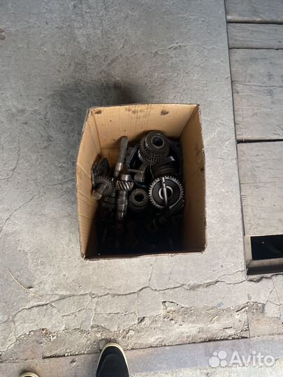 Коробка на Весту 1.8 Рено