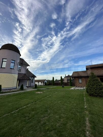 Дом 690 м² на участке 45 сот.