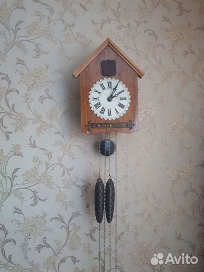 Старинные настенные часы с кукушкой Маяк