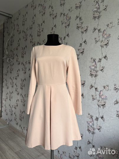 Платье выше колена