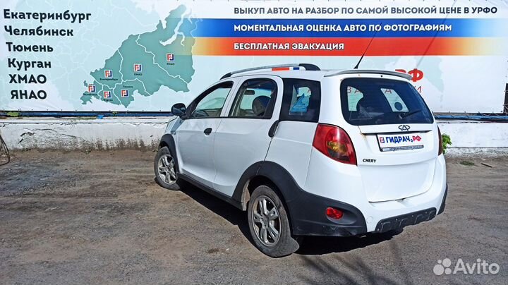 Стекло кузовное глухое правое Chery indiS S18D5203