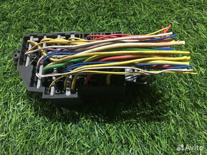 Блок предохранителей салонный Renault Logan