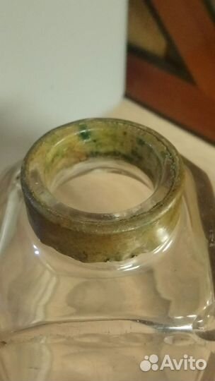 Старинная стеклянная банка, чайница