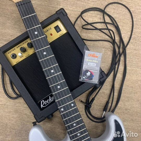 Электрогитара с комбиком (+ провод и медиаторы)