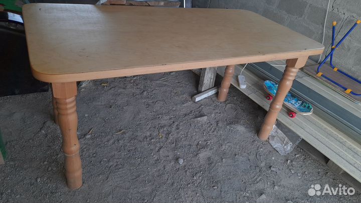 Кухонный стол