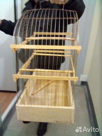 Клетка для птиц и живности из дерева