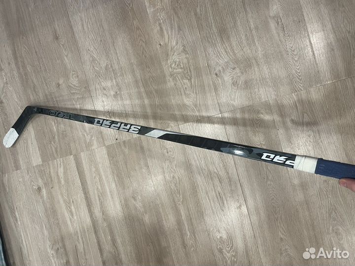 Клюшка хоккейная