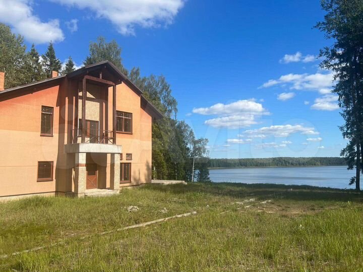 Дом 964,6 м² на участке 20000 м² (Белоруссия)