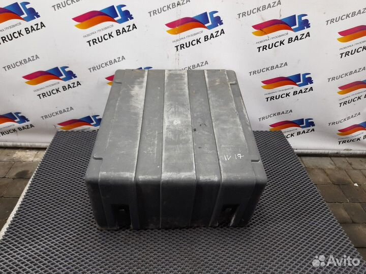 Крышка аккумуляторного ящика