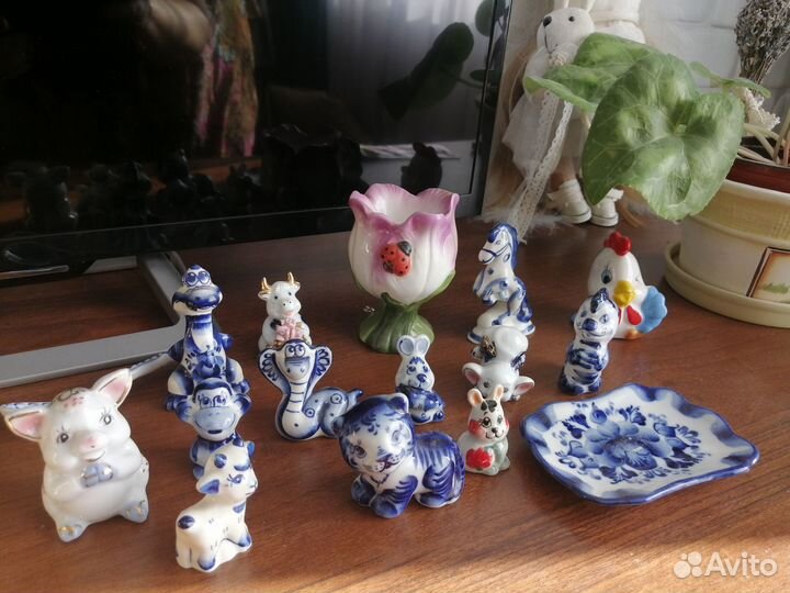 Статуэтки фигурки гжель