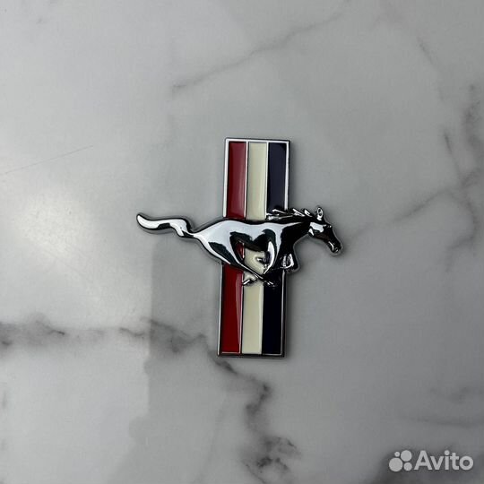 Шильдик Ford Mustang Серебряный металлический (пара)