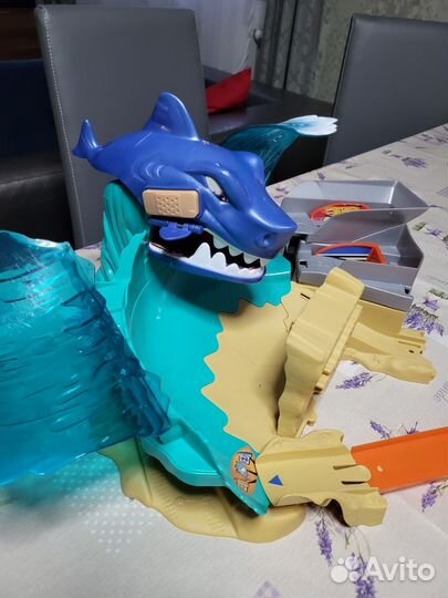 Hot wheels акула