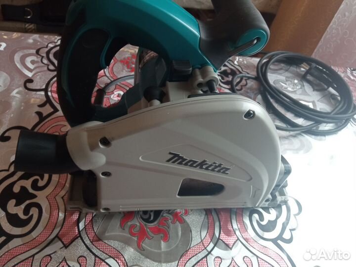 Погружная пила Makita sp6000j