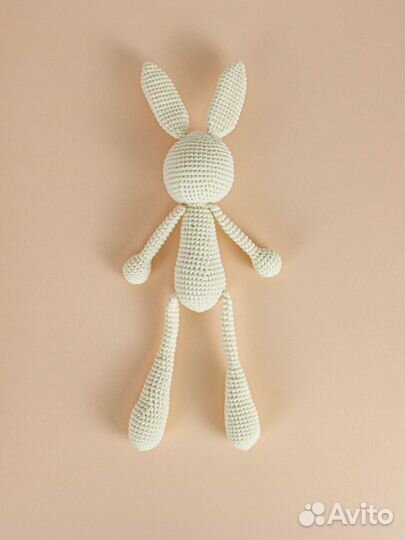 Вязаный заяц амигуруми ручной работы