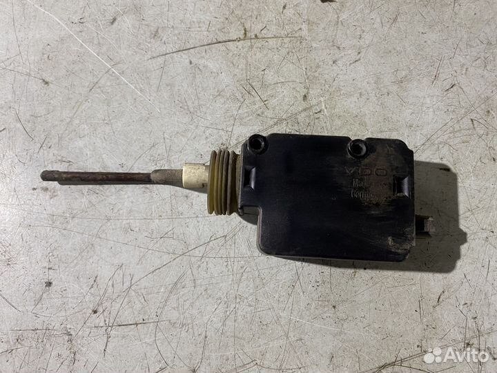 Сервопривод лючка бензобака BMW 5 series E34