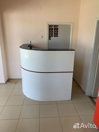 Стойка ресепшн угловая бу