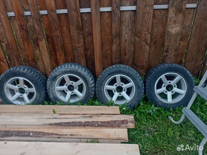 Грязевые колеса на ниву r15