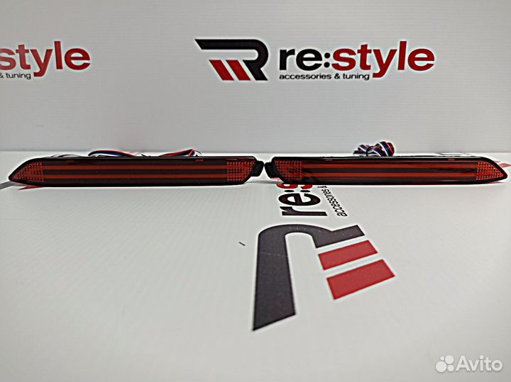 Фонари в задний бампер Toyota / Lexus Бегающий пов