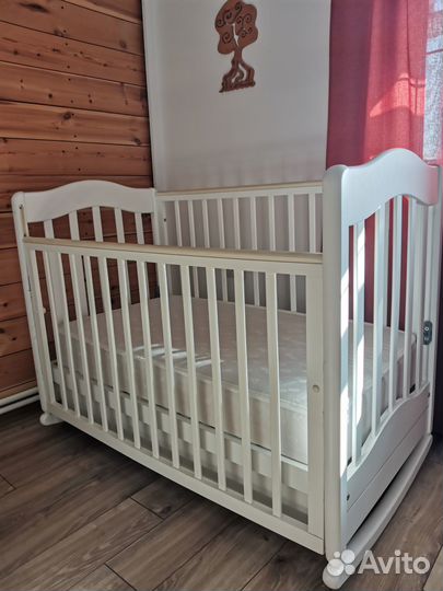 Детская кроватка