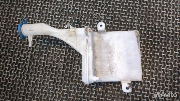 Бачок омывателя Toyota Yaris, 2005