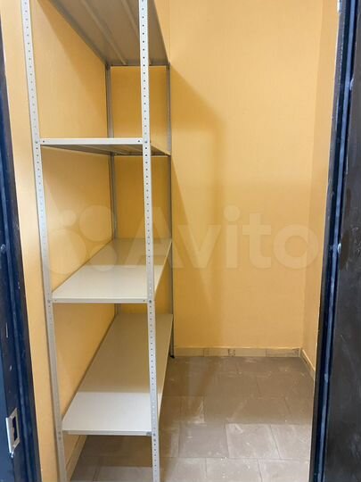 Машиноместо, 10 м²