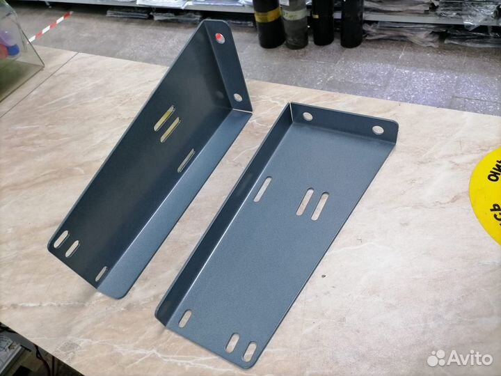 Кронштейн крепления инструментального ящика Daken