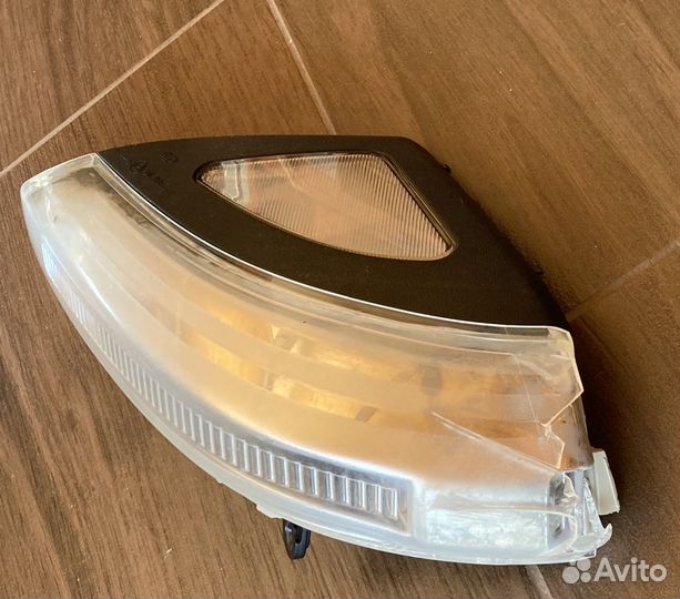 Повторитель поворотника зеркала Nissan Pathfinder