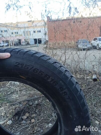 Kumho WinterCraft Ice WI31 215/65 R16